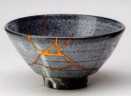 Bowl with cracks